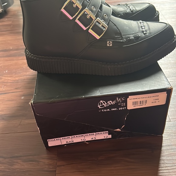 Anarchic pointed creepers - Picture 4 of 6